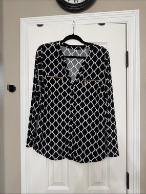 Black & White Geometric zipper pocket Women's Blouse long sleeves